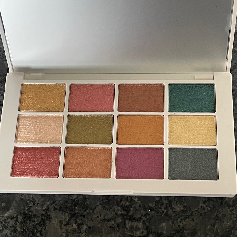 Makeup by Mario Master Metallics Eyeshadow Palette - Picture 9 of 10